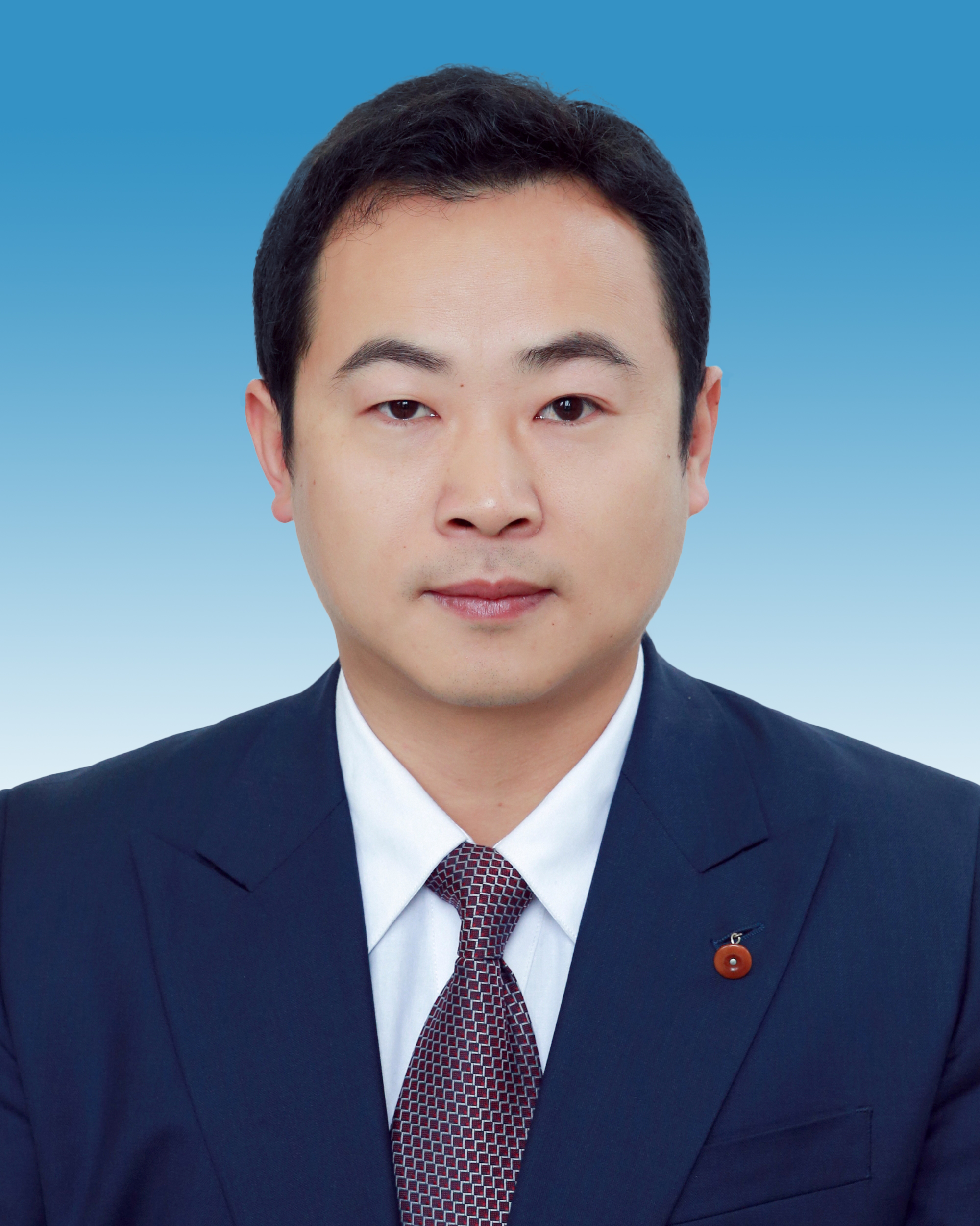 汪   波